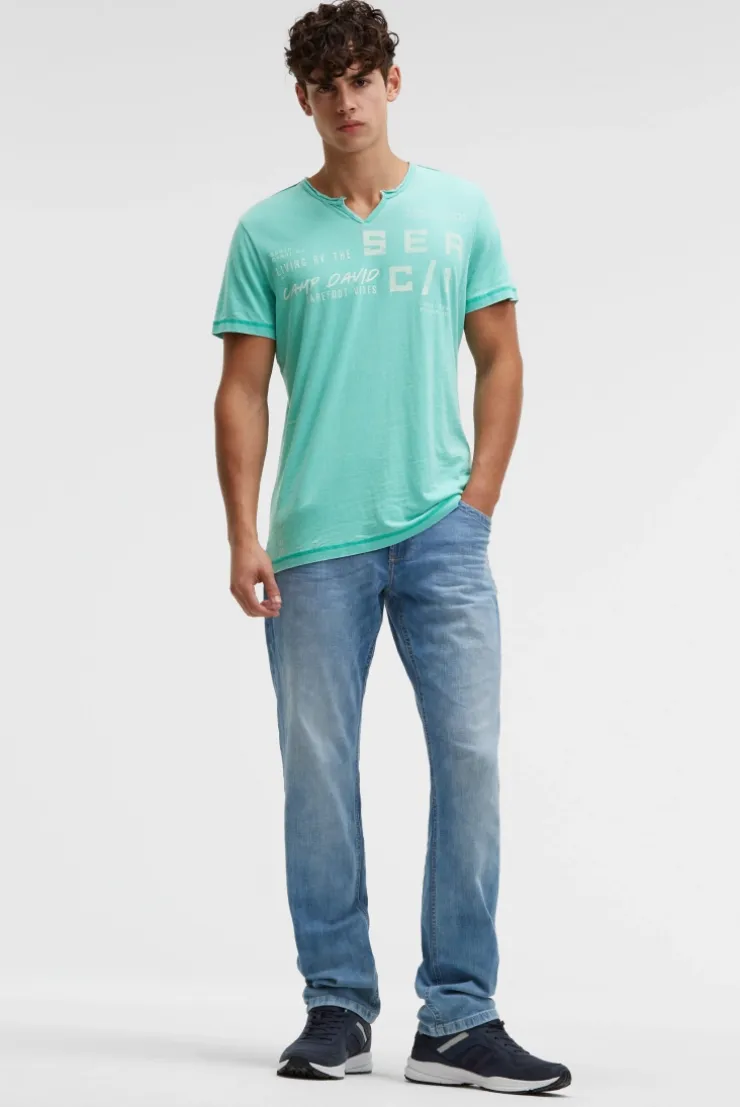 Ausbrenner-Shirt mit Used Look und Label Prints island green