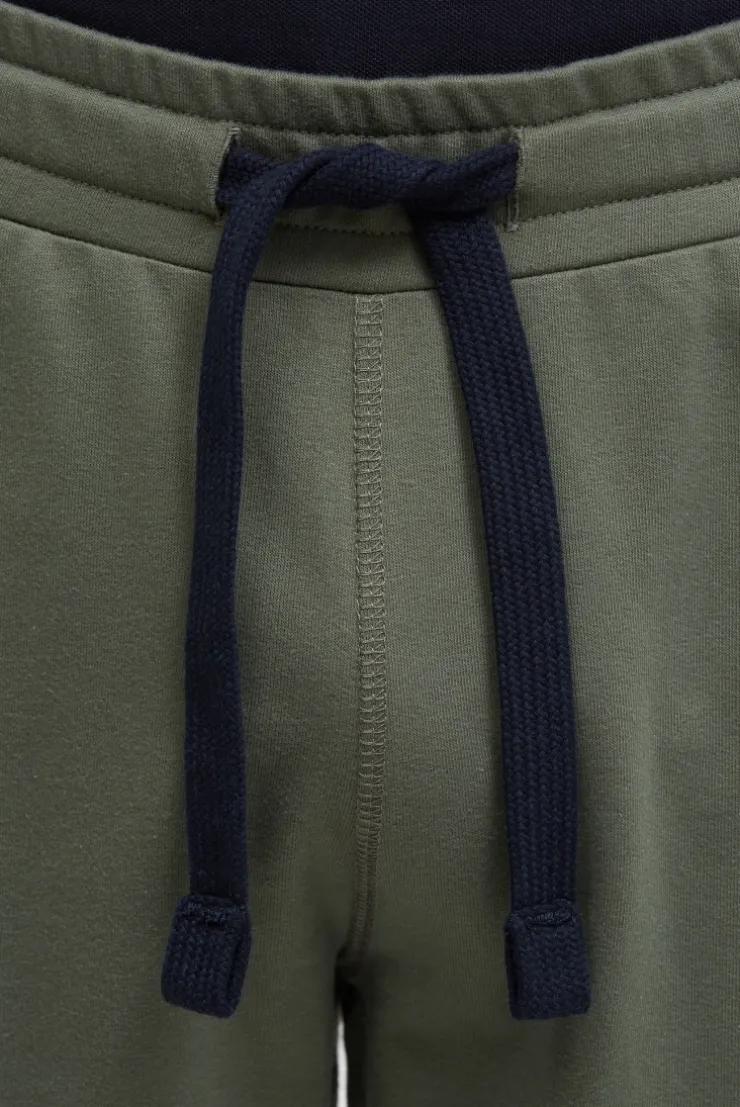 Basic Sweatshorts mit Label Print green olive