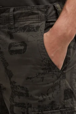 Cargo Shorts mit All Over Print dark wood