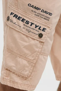 Cargo Shorts mit kleinen Label Prints summer beige