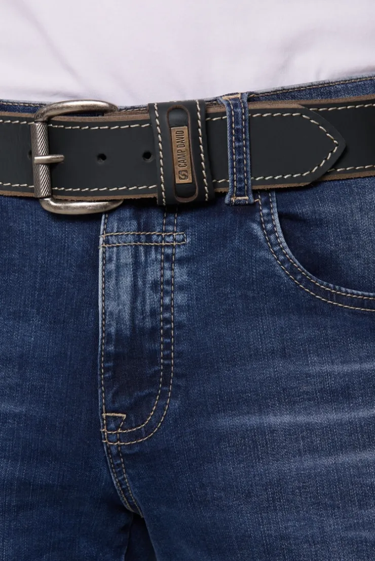Gürtel aus Leder mit Kontrastnaht und Logo-Plakette black