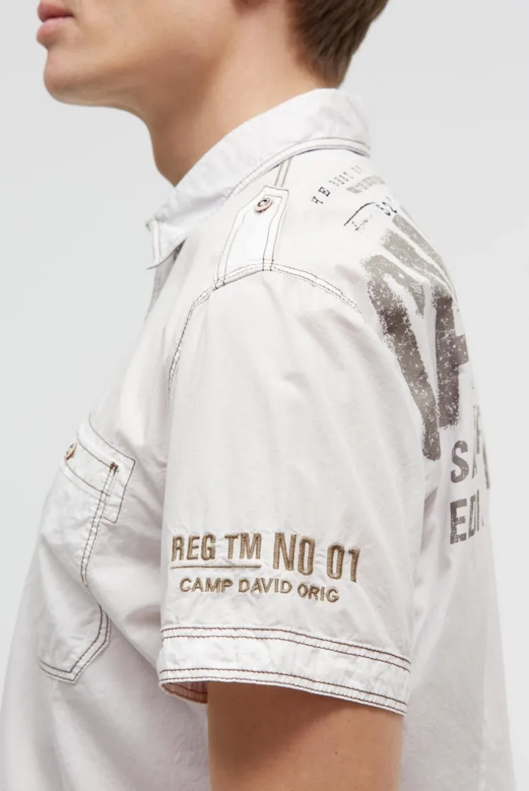 Hemd mit Back-Print, Brusttasche und Stickereien ivory