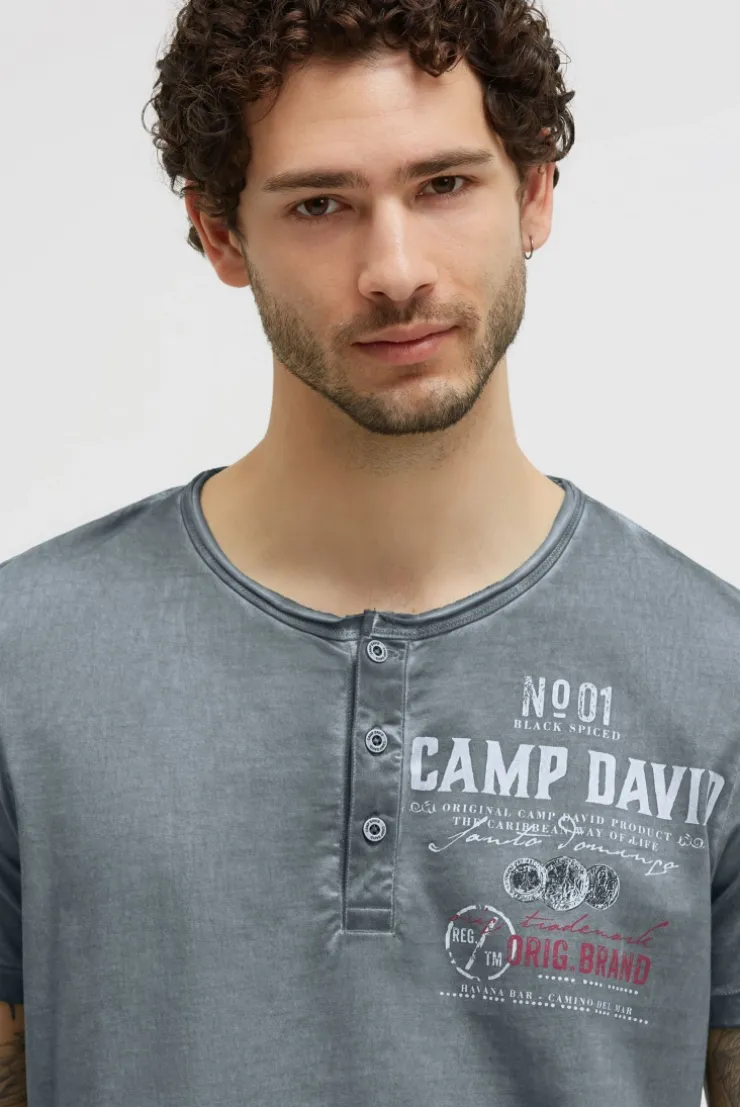 Henley-Shirt Oil Dyed mit Label Prints green shadow