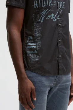 Kurzarmhemd mit Label Prints und Stickereien black