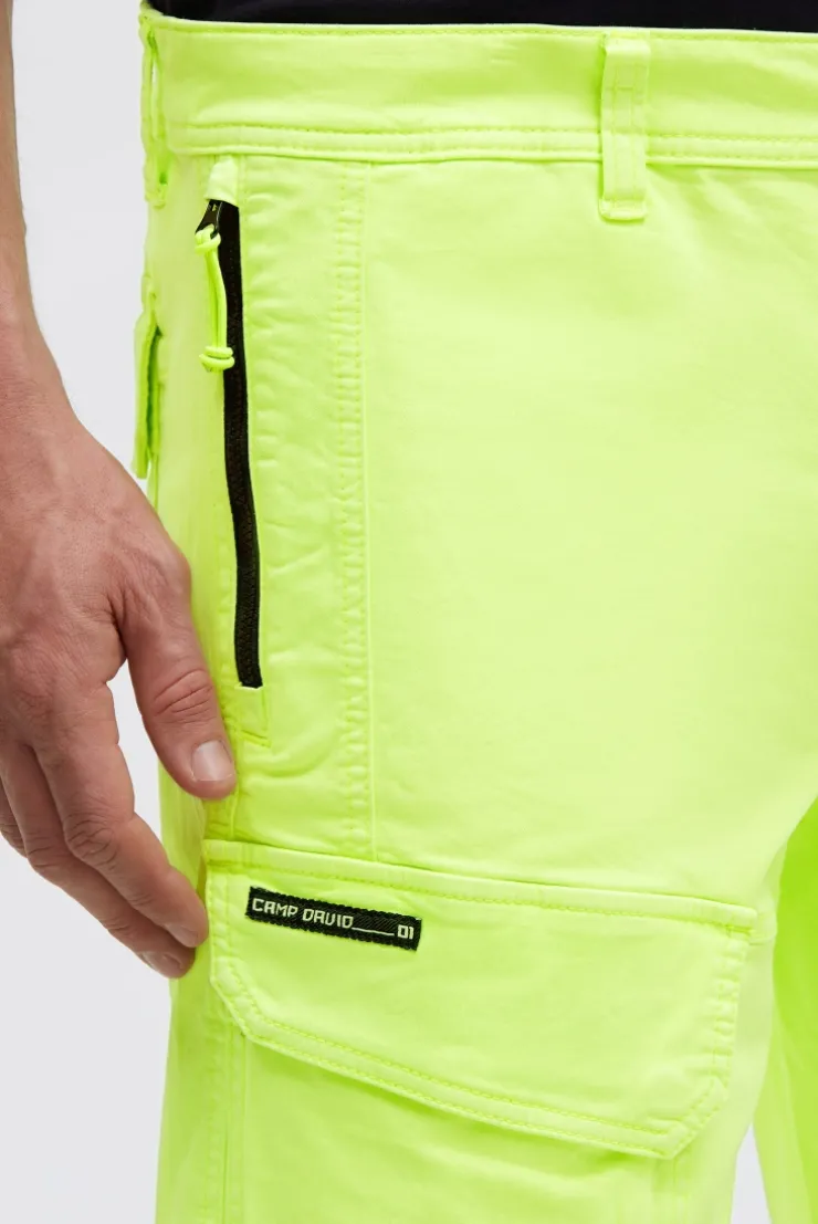 Skater Shorts mit Zippertaschen neon lime