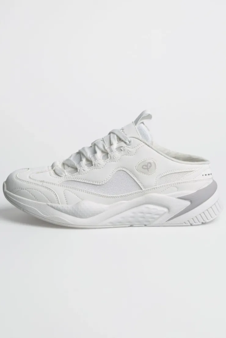 Slip On Sneaker im tonigen Materialmix white