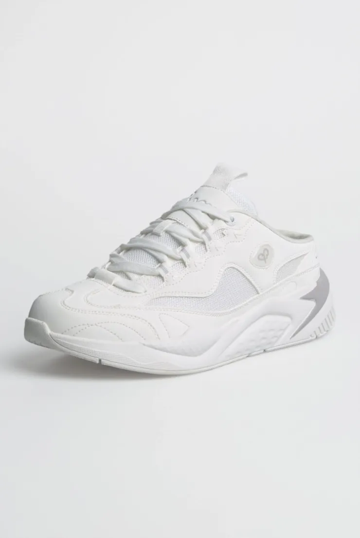 Slip On Sneaker im tonigen Materialmix white