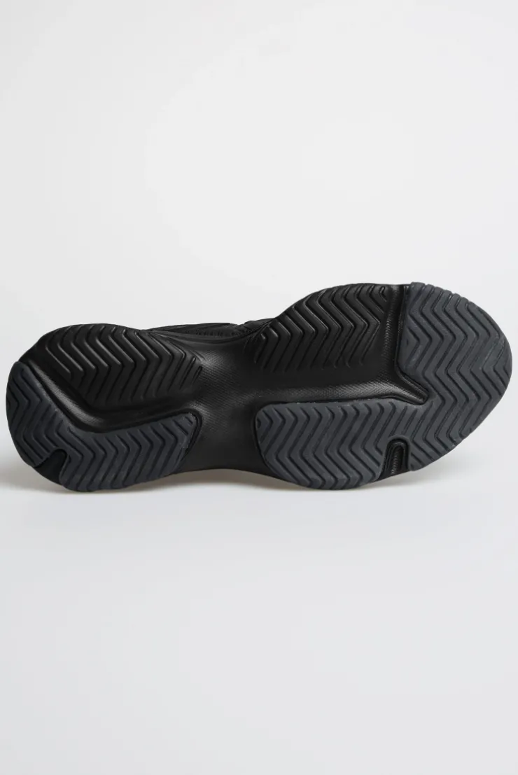 Sneaker Low im tonigen Materialmix black
