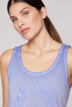 Sommertop Oil Dyed mit Print soft sky