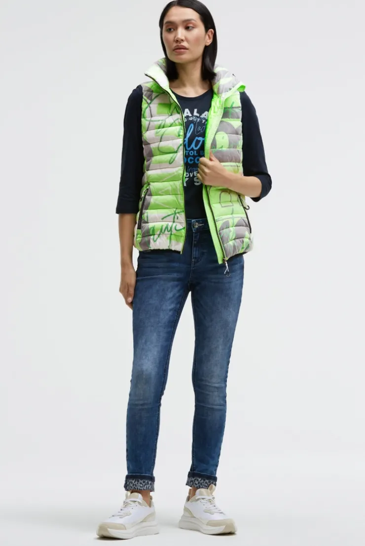 Steppweste mit Kapuze im Kragen und All Over Print neon leaf