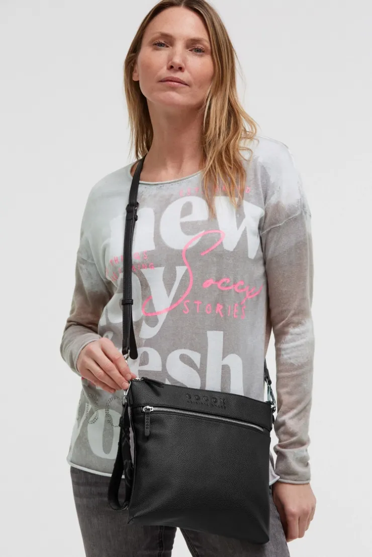 Umhängetasche aus Lederimitat mit Logo-Anhänger black