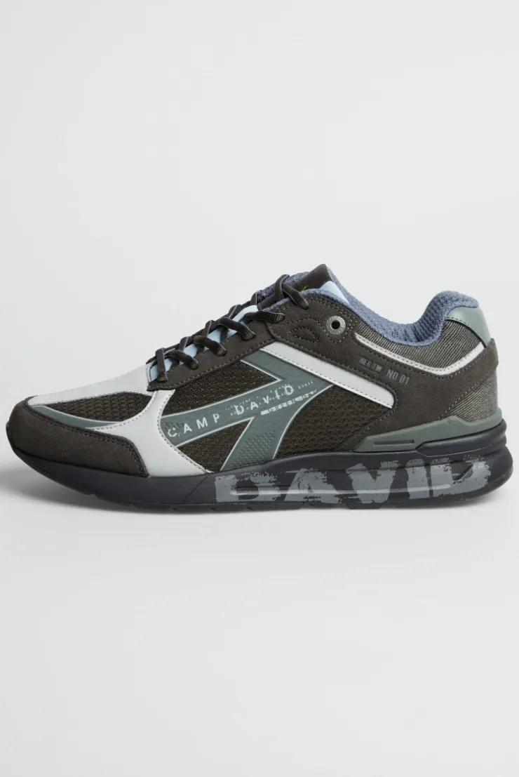 Urban Sneaker im Materialmix mit Logo-Sohle dark wood