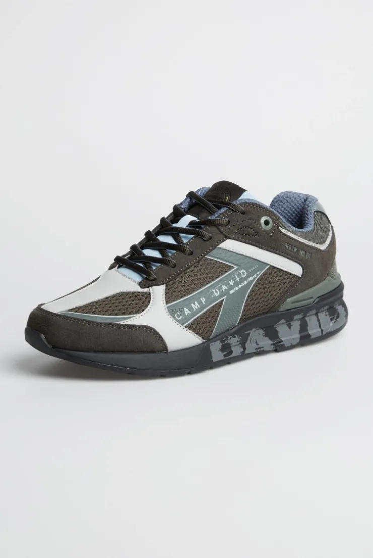 Urban Sneaker im Materialmix mit Logo-Sohle dark wood