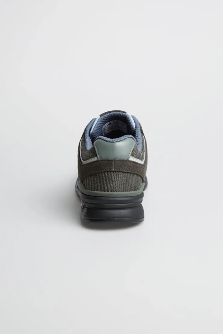Urban Sneaker im Materialmix mit Logo-Sohle dark wood