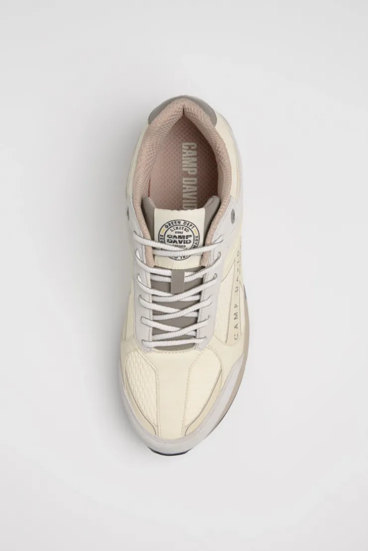 Urban Sneaker im Materialmix mit Logo-Sohle ivory