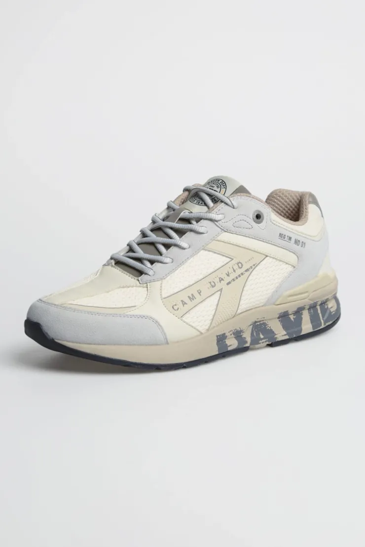 Urban Sneaker im Materialmix mit Logo-Sohle ivory