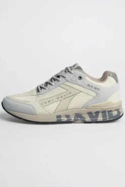 Urban Sneaker im Materialmix mit Logo-Sohle ivory