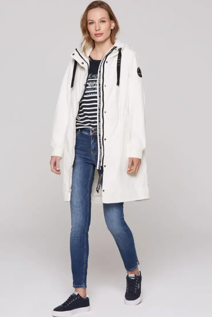 Windparka mit Kapuze und Logo-Details ivory